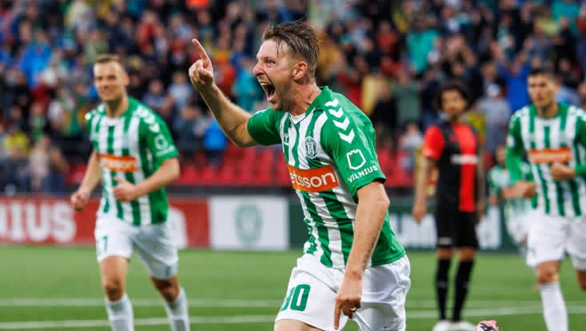 Представитель Казахстана стартовал с уверенной победы в Лиге чемпионов