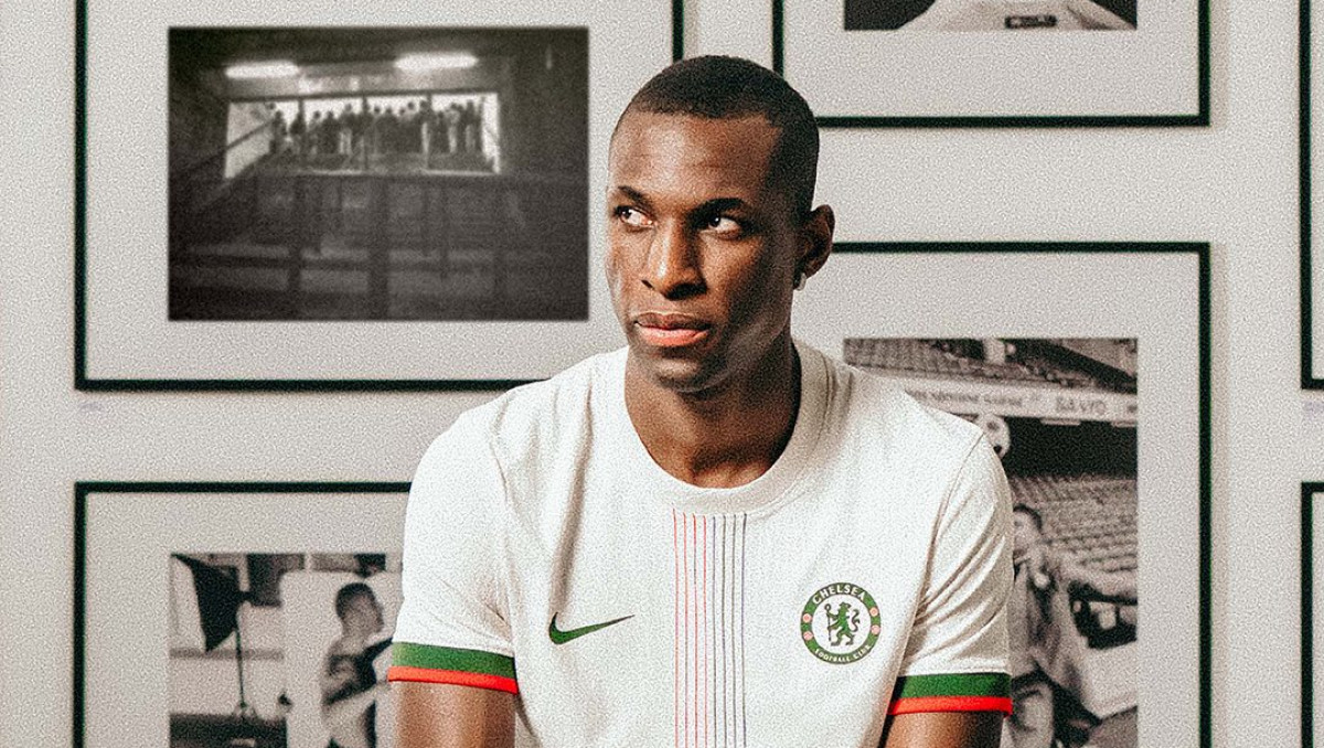 "Манчестер Юнайтед" интересен форвард "Челси"