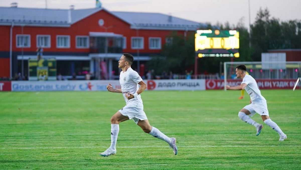 Колготки порносындағы бисексуалдар