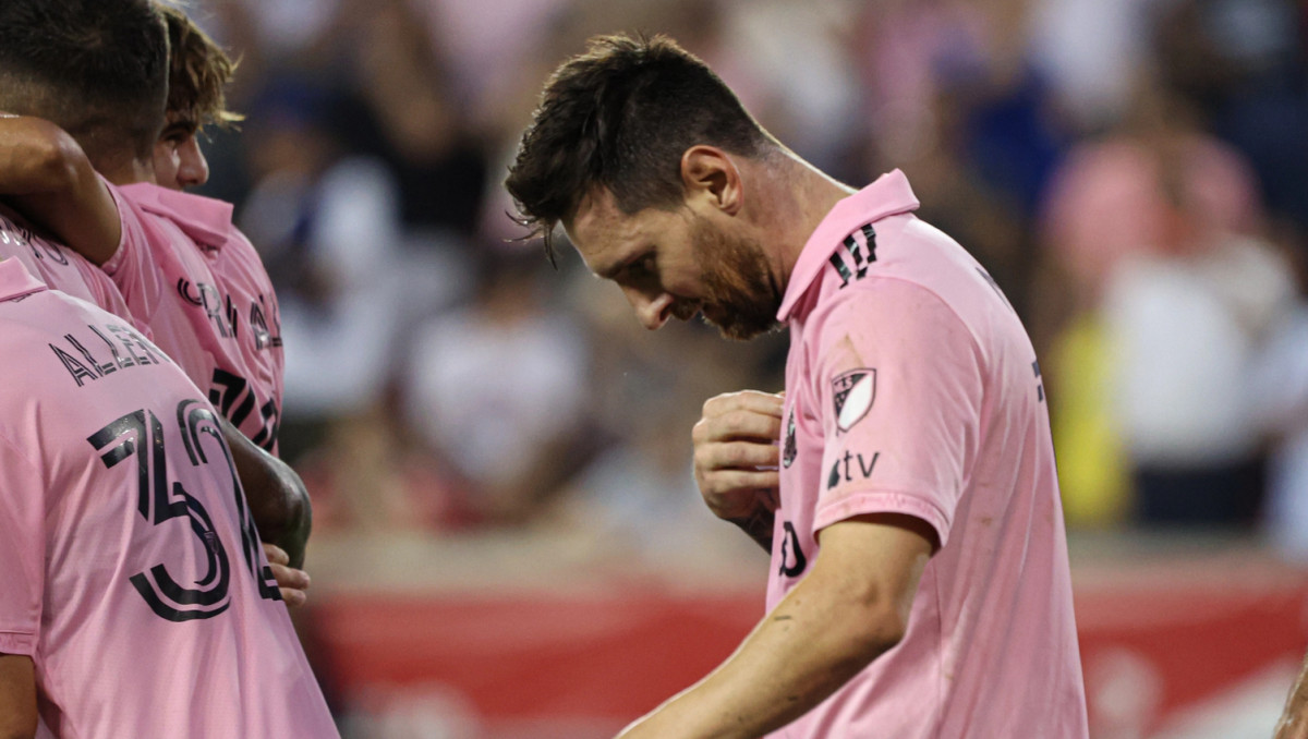 "Это бог футбола!" Овечкин признался в любви к Месси и "Барселоне"