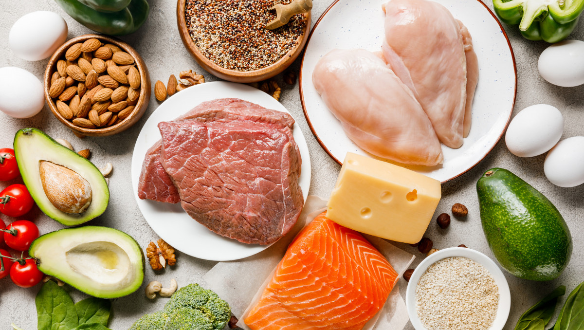 Сколько белка нужно человеку в день и как его получать из пищи