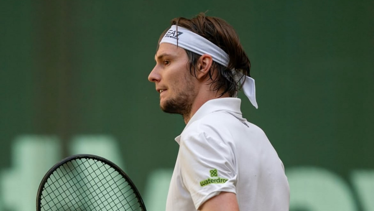 Сенсация вывела казахстанца на Бублика в турнире за полмиллиона евро