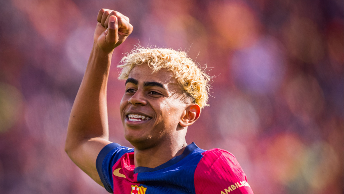 Ямаль официально стал "наследником" Месси в "Барселоне"