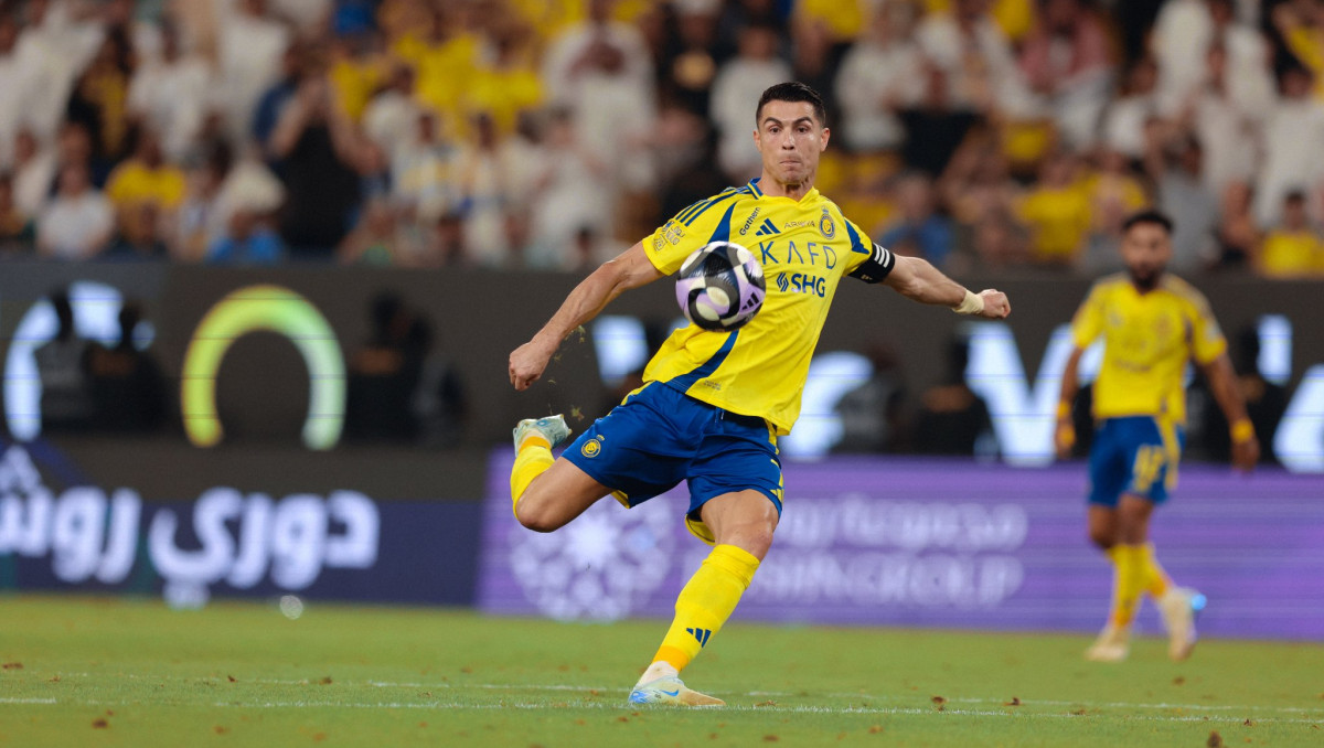 Криштиану Роналду забил лучший гол сезона и забрал еще две награды