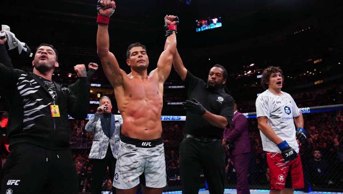 Бразилец забрал победу у россиянина в соглавном бою UFC