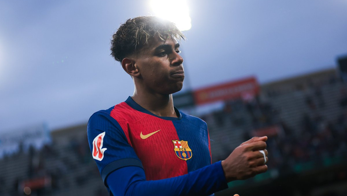 Левандовски устроил разнос Ямалю в "Барселоне": Флик отреагировал