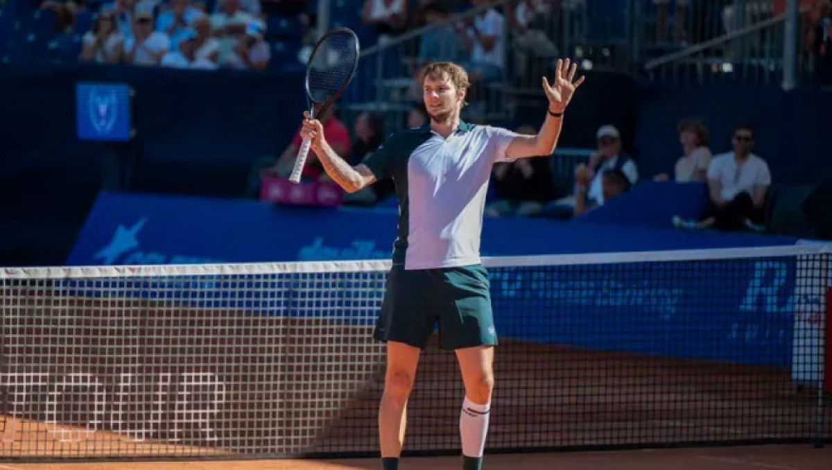 Бублик рвётся к титулу: казахстанец вышел в полуфинал турнира в Австрии