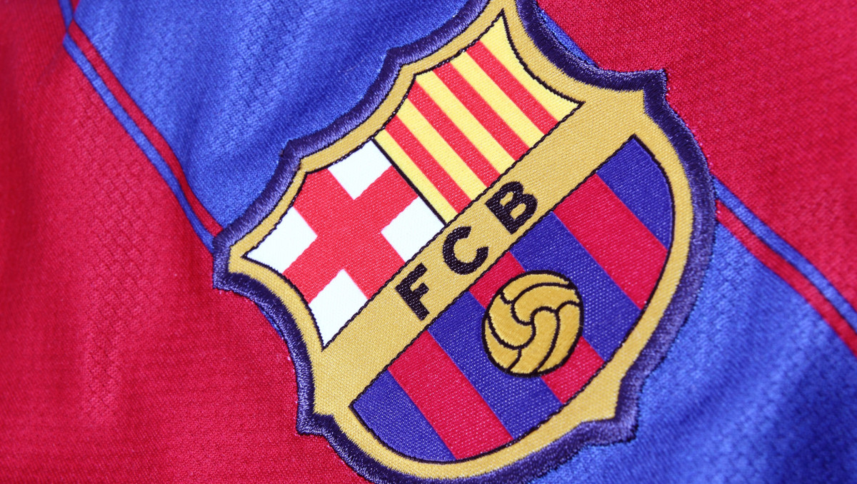 Вратарь "Барселоны" шокировал клуб перед новым сезоном. Что произошло?