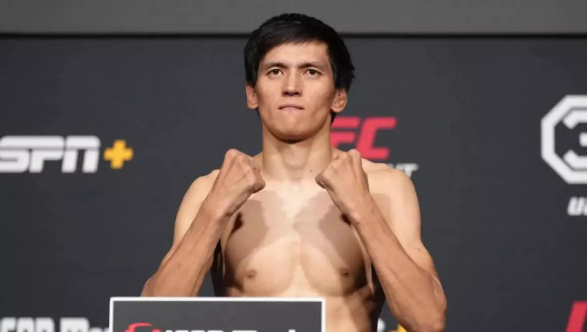 UFC официально анонсировал бой казахстанца на UFC 321