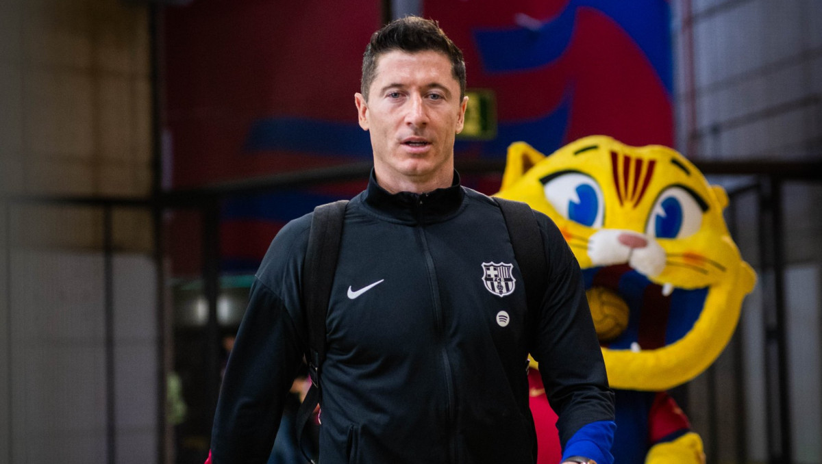 Левандовски назвали главное условие ухода из "Барселоны"