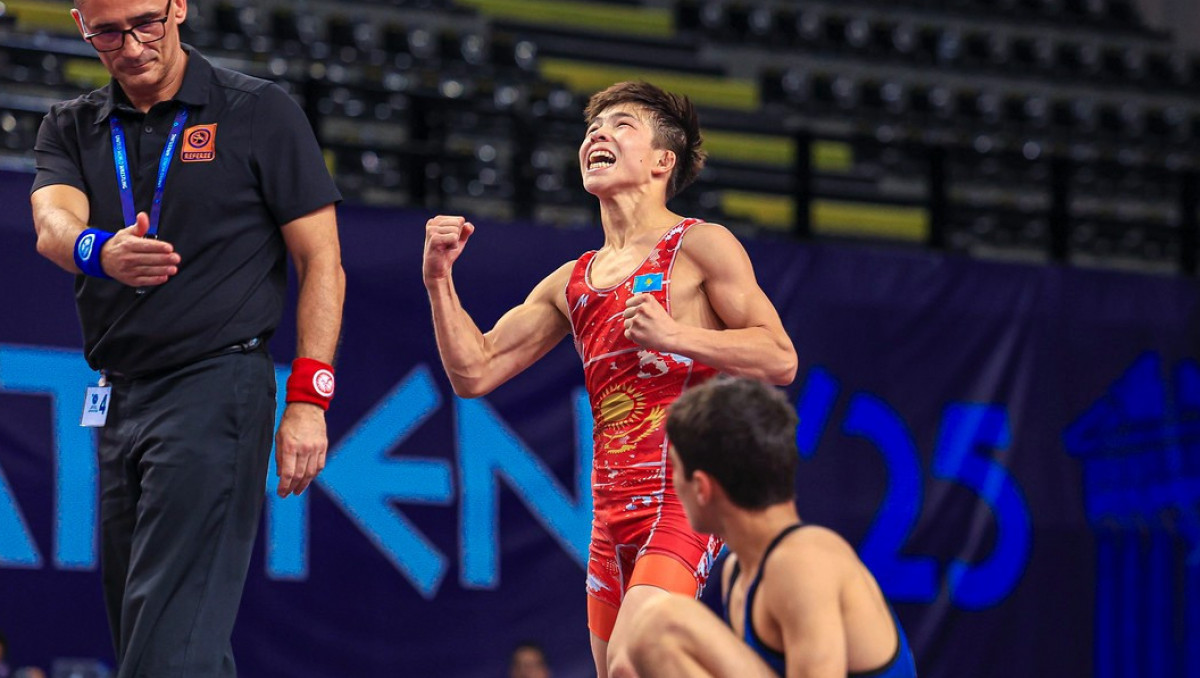 Казахстан в схватке с Кыргызстаном завоевал золото чемпионата мира по борьбе