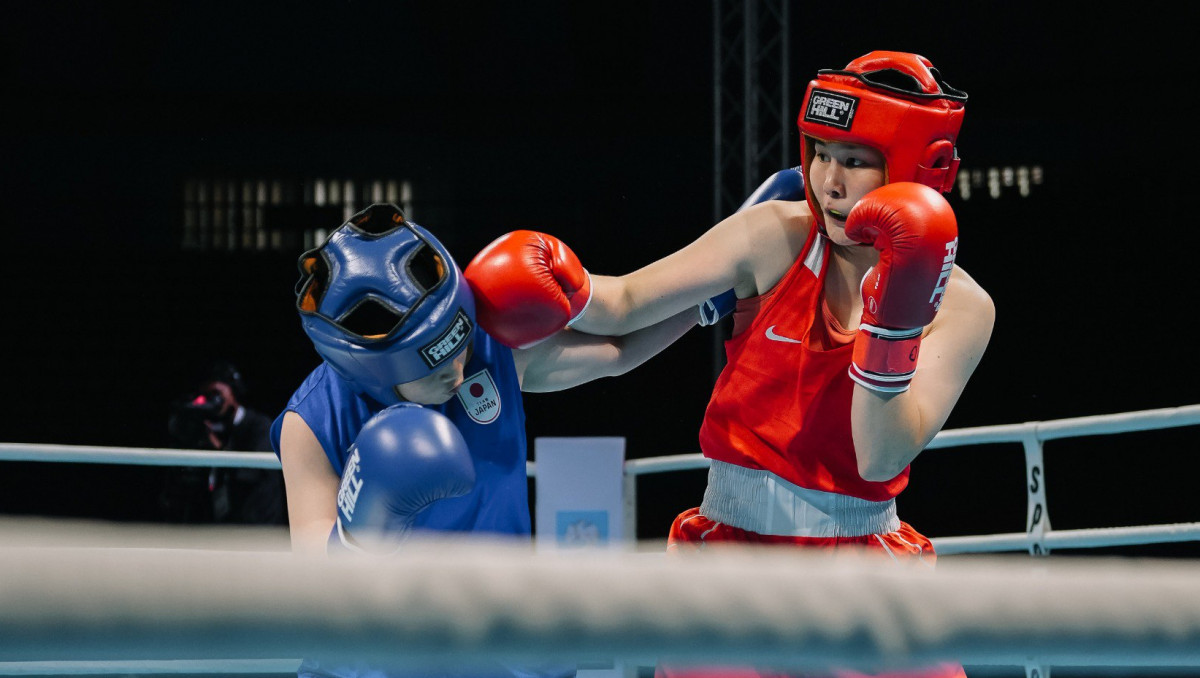 Разгром и нокдаун случился в поединке Казахстана на чемпионате Азии по боксу