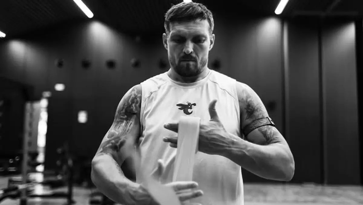 Абсолютный чемпион мира по боксу решил дебютировать в MMA