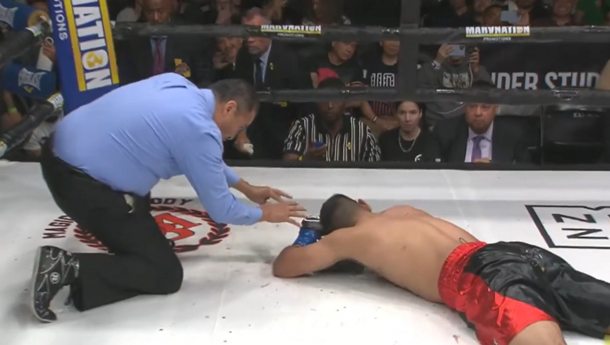 Бывший соперник Головкина вернулся и оформил нокаут за раунд