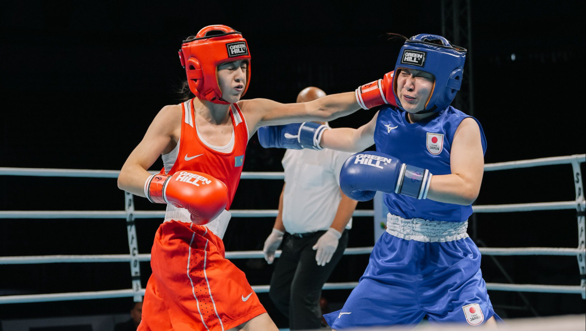 Тремя нокдаунами и нокаутом обернулся бой Казахстана на ЧА-2025 по боксу