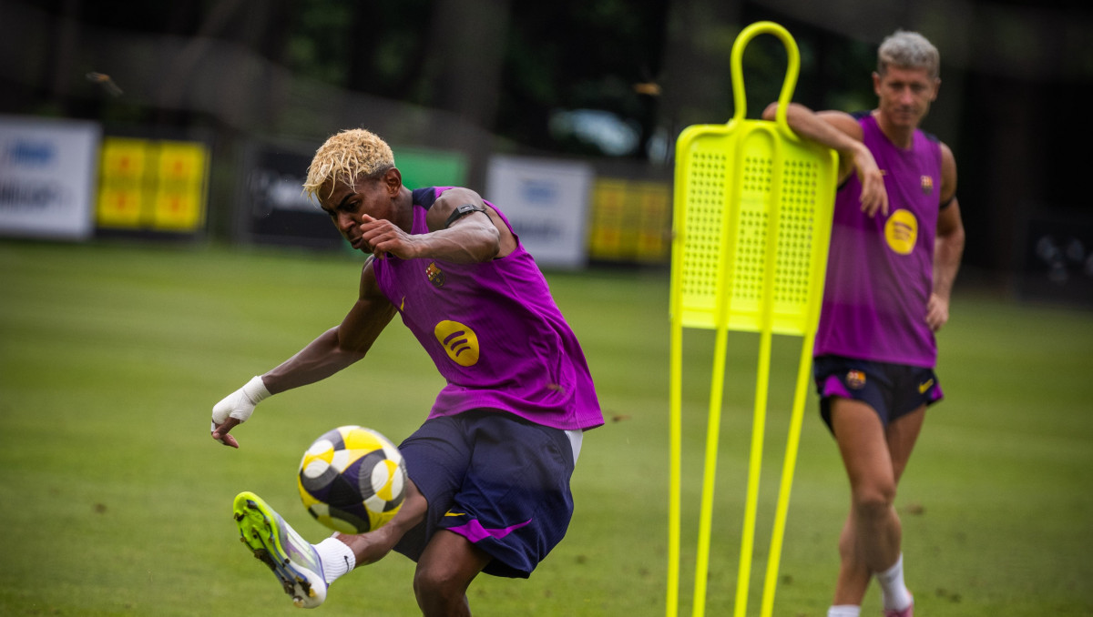 Ямаль попросил Флика продать Левандовски и нашел ему замену в "Барсе"