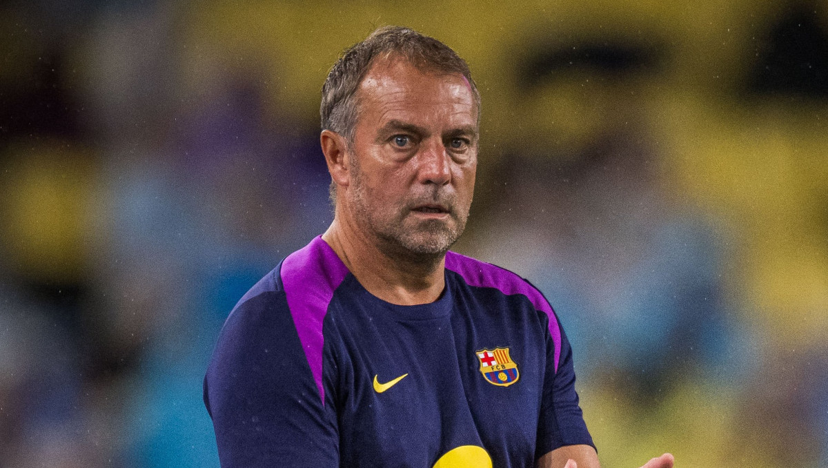 Флик забил тревогу и выразил недовольство "Барсе". Что произошло?