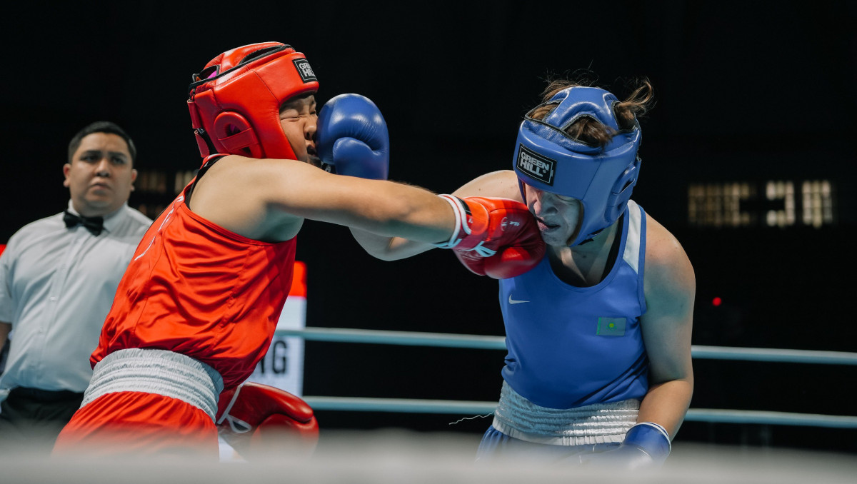 Двумя нокдаунами и нокаутом обернулся бой Казахстан - Кыргызстан на ЧА по боксу