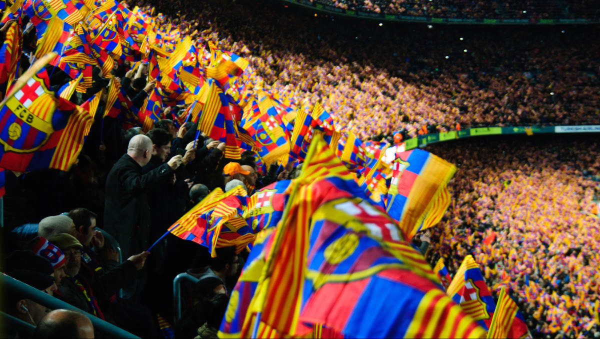 Возвращение откладывается? У "Барсы" проблемы с домашним стадионом