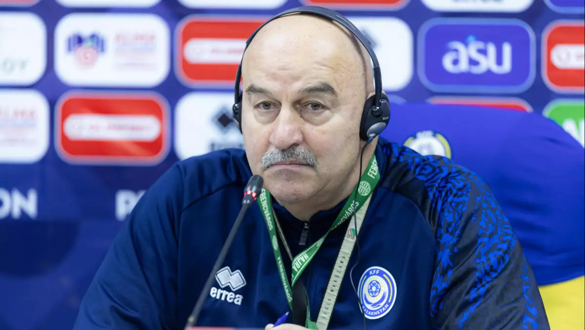 Черчесов официально представлен в новом клубе