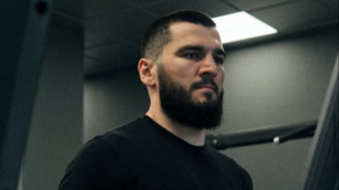 ©instagram.com/arturbeterbiev/