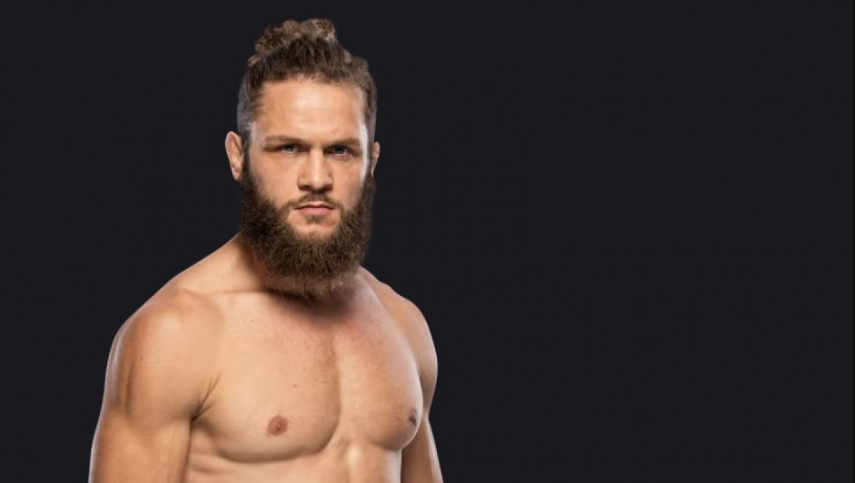 Уроженец Казахстана получил бой с бывшим чемпионом UFC