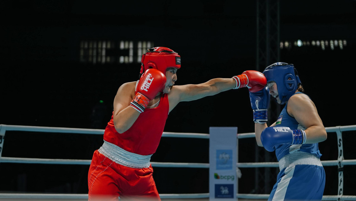 Казахстан разгромил Узбекистан и вышел в финал ЧА по боксу