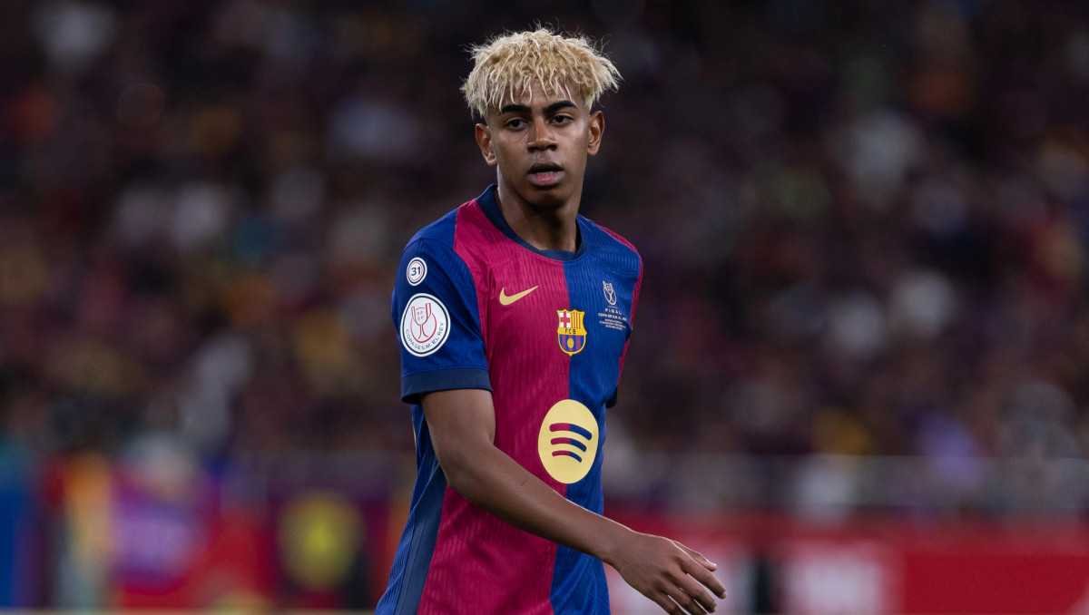 Ямаль вмешался в судьбу Левандовски: что об этом известно