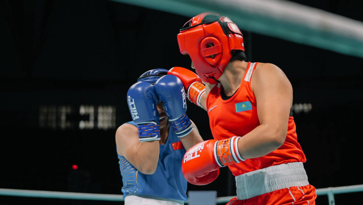 Нокаутом завершился бой Казахстана в финале ЧА по боксу