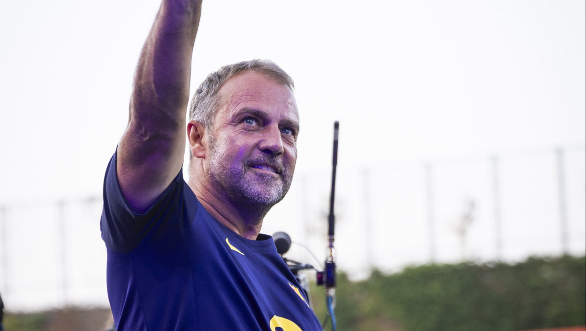 Флик устал от звезды "Барсы" и исключил его из старта перед сезоном