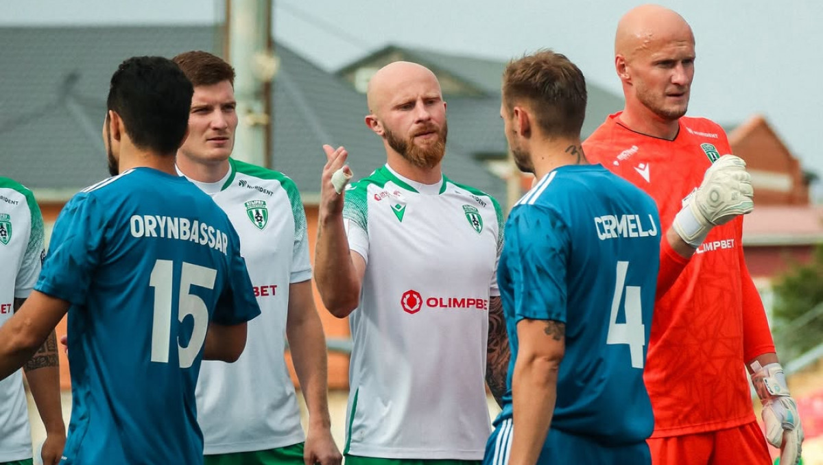 "Это смешно". Известный тренер указал на проблему казахстанского футбола