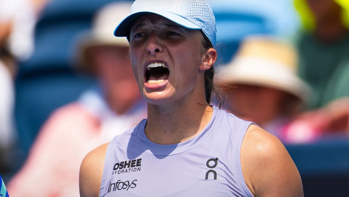 Швёнтек честно высказалась о Рыбакиной перед очным матчем