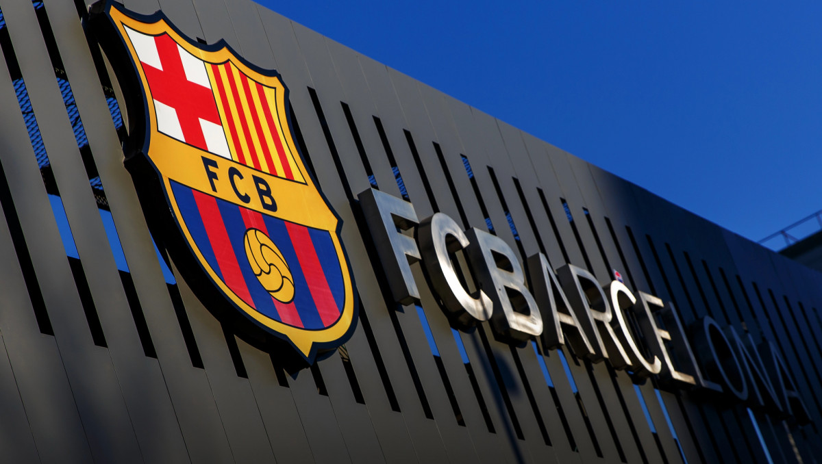 "Барселоне" предложили подписать чемпиона мира: Флик с ним уже работал