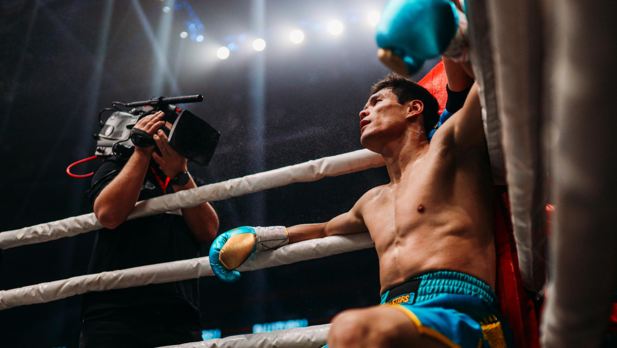 Олимпийскому чемпиону из Казахстана дали бой с "новым Головкиным". Подробности