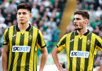 Дастан Сатпаев (слева). ©ФК "Кайрат"