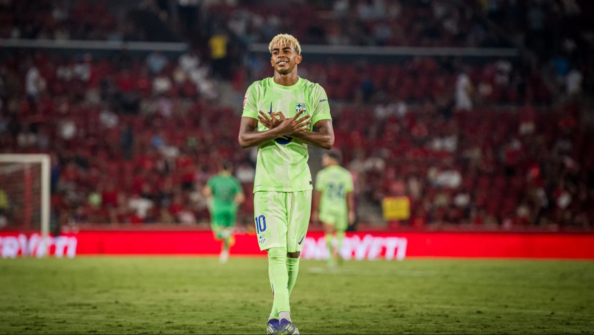 Ламин Ямаль короновал себя: стала известна реакция Флика