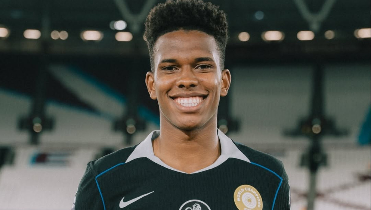 Конкурент Сатпаева в "Челси" установил уникальное достижение в АПЛ