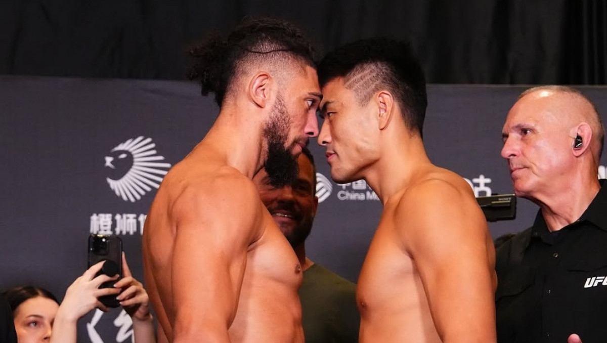 Нокаутом завершился главный бой в UFC с участием казахов