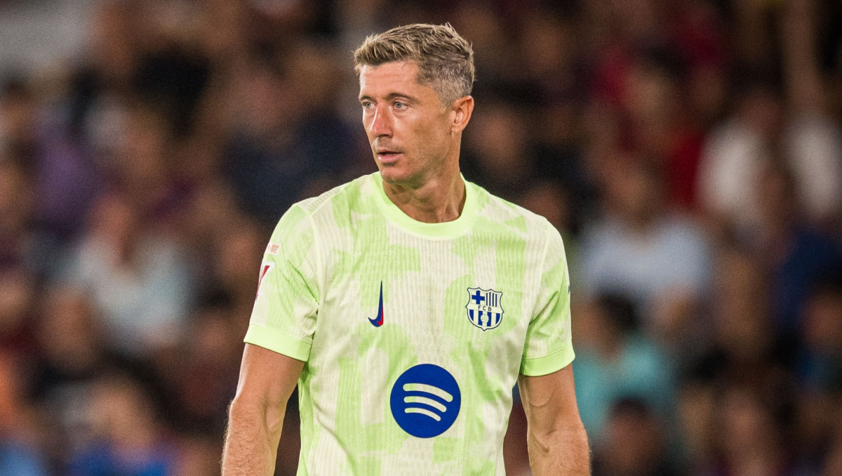 Звезда "Барселоны" выступил против возвращения Левандовски