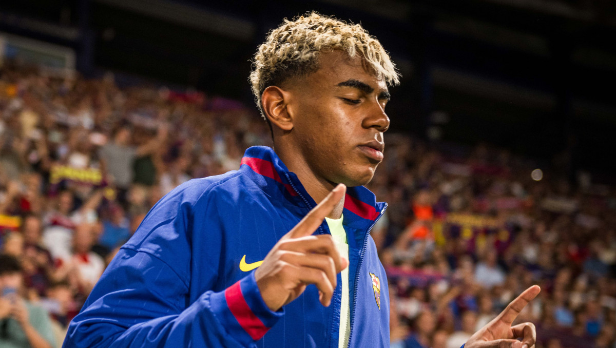 Раздевалка "Барселоны" ополчилась на Ламина Ямаля. Известно почему