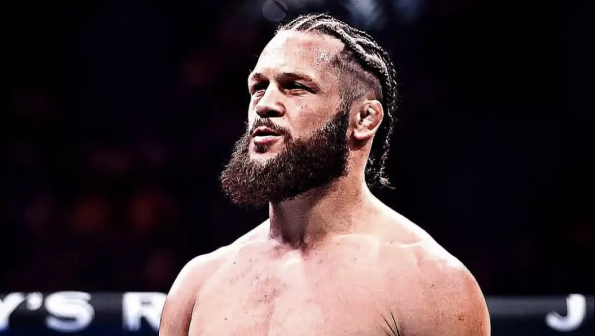 "Он монстр". Уроженец Казахстана проведет бой с экс-чемпионом UFC