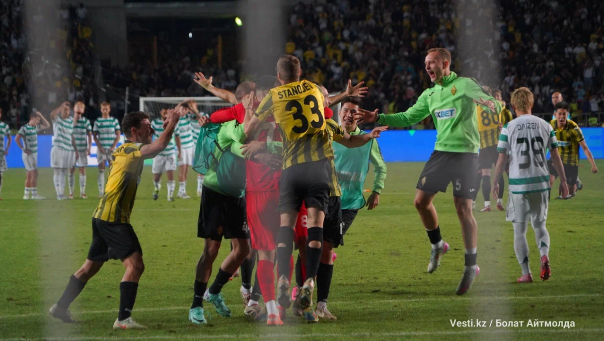 Телебашня на Кок-Тобе засияла в честь выхода "Кайрата" в Лигу чемпионов