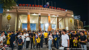 Болельщики "Кайрата". Фото: Vesti.kz, Болат Айтмолда©