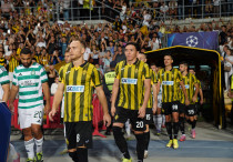 Игроки "Кайрата" выходят на матч с "Селтиком" в Лиге чемпионов. ©Vesti.kz, Болат Айтмолда