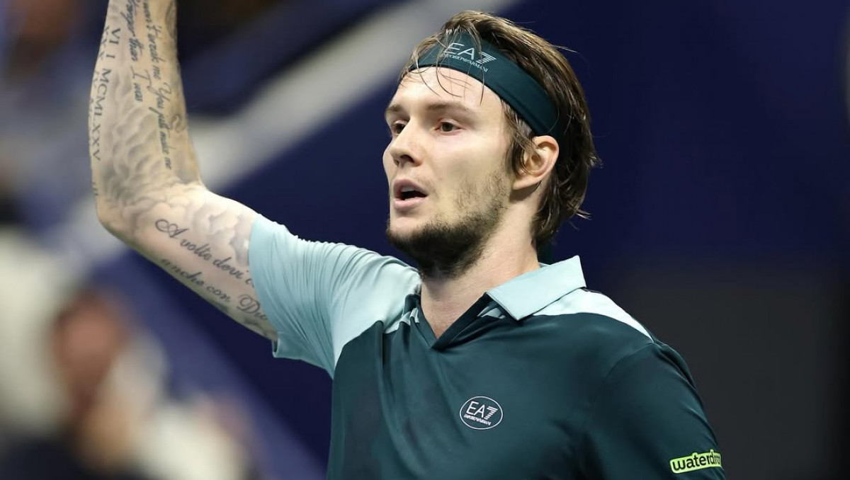 Казахстанец "повесил баранку" 14-й ракетке мира и сыграет с Синнером на US Open