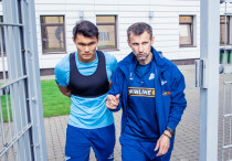 Нуралы Алип и Сергей Семак. Фото: ФК "Зенит"©