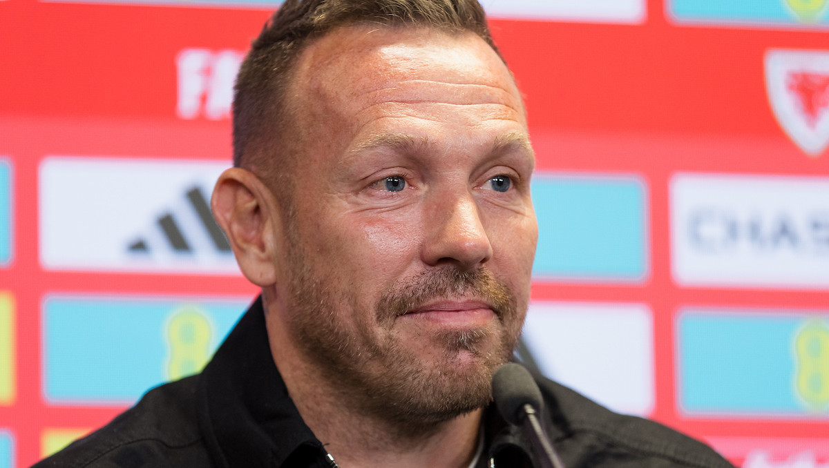 "У нас нет игроков из Лиги чемпионов". Тренер сборной Уэльса оценил состав Казахстана и объяснил отказ от легенды