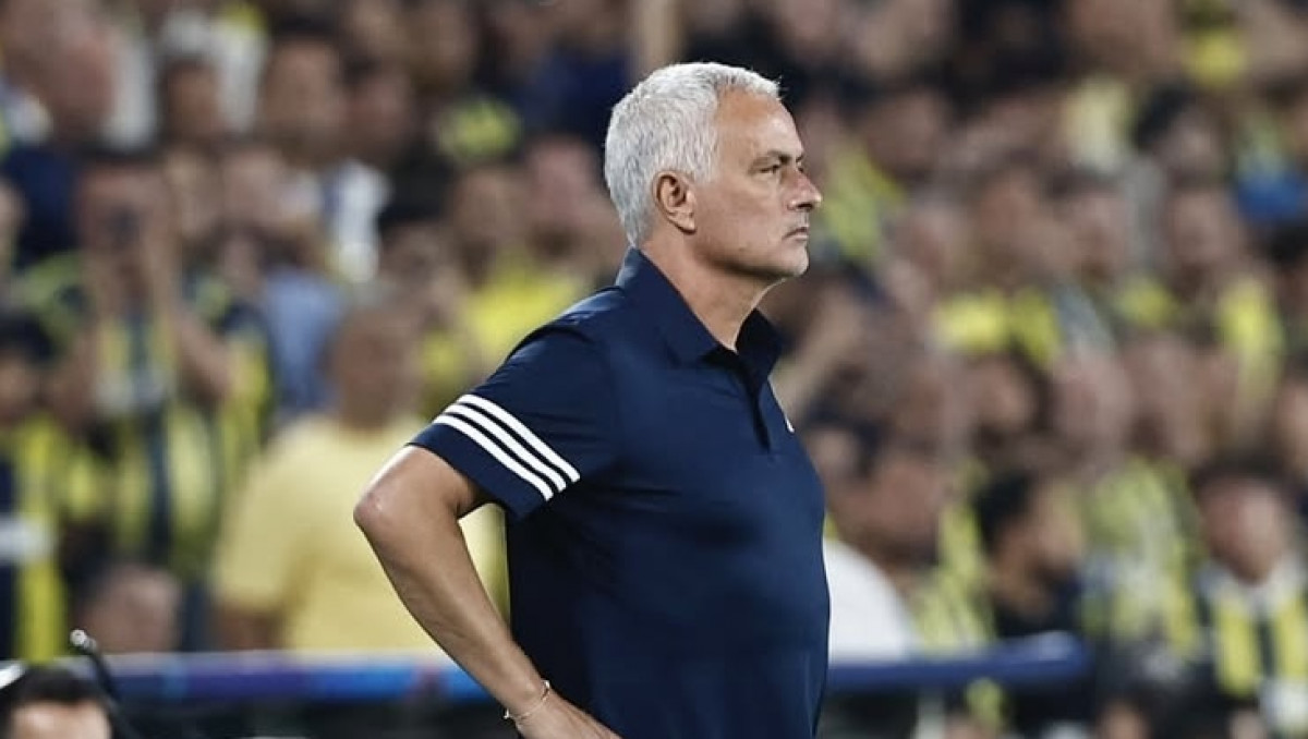 Стало известно о возможности прихода Моуриньо в сборную Казахстана