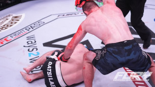 Николай Киоссе против Абдулазиза Дацилаева. Фото: Fury FC©