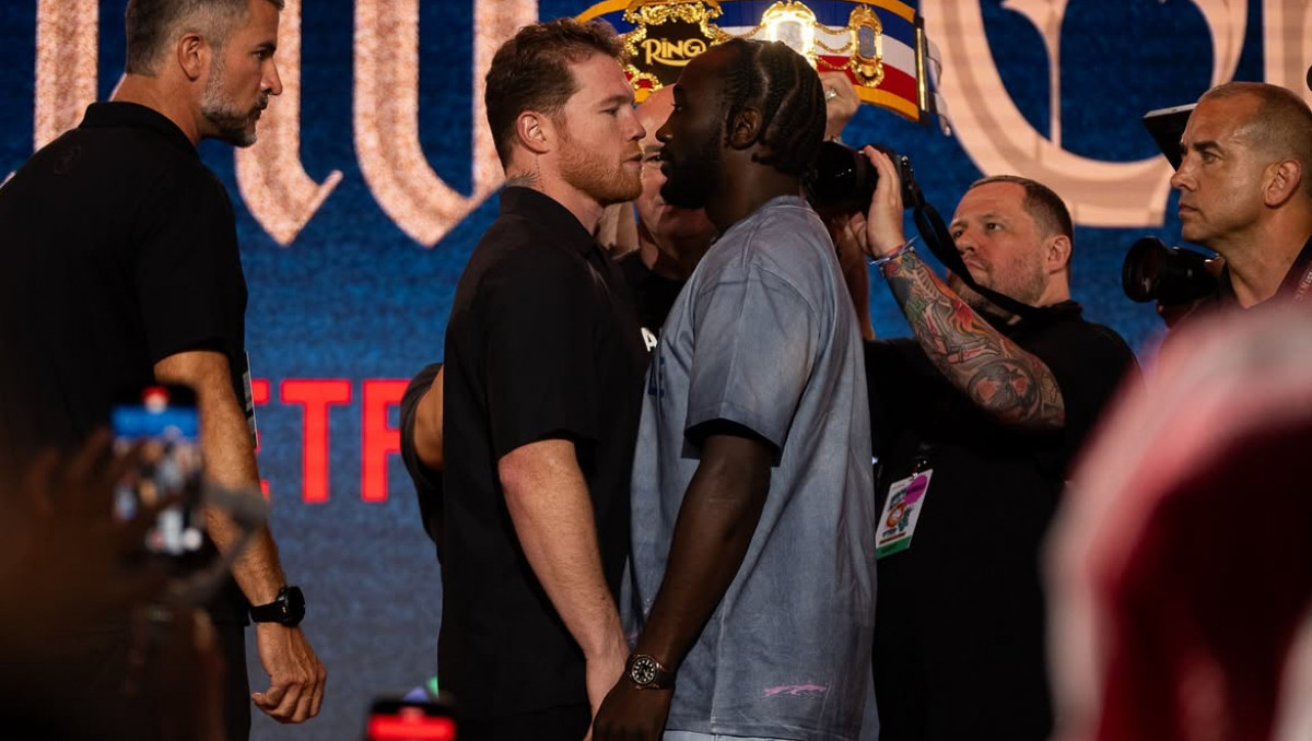 Стало известно, сколько заработает Канело за супербой с Кроуфордом